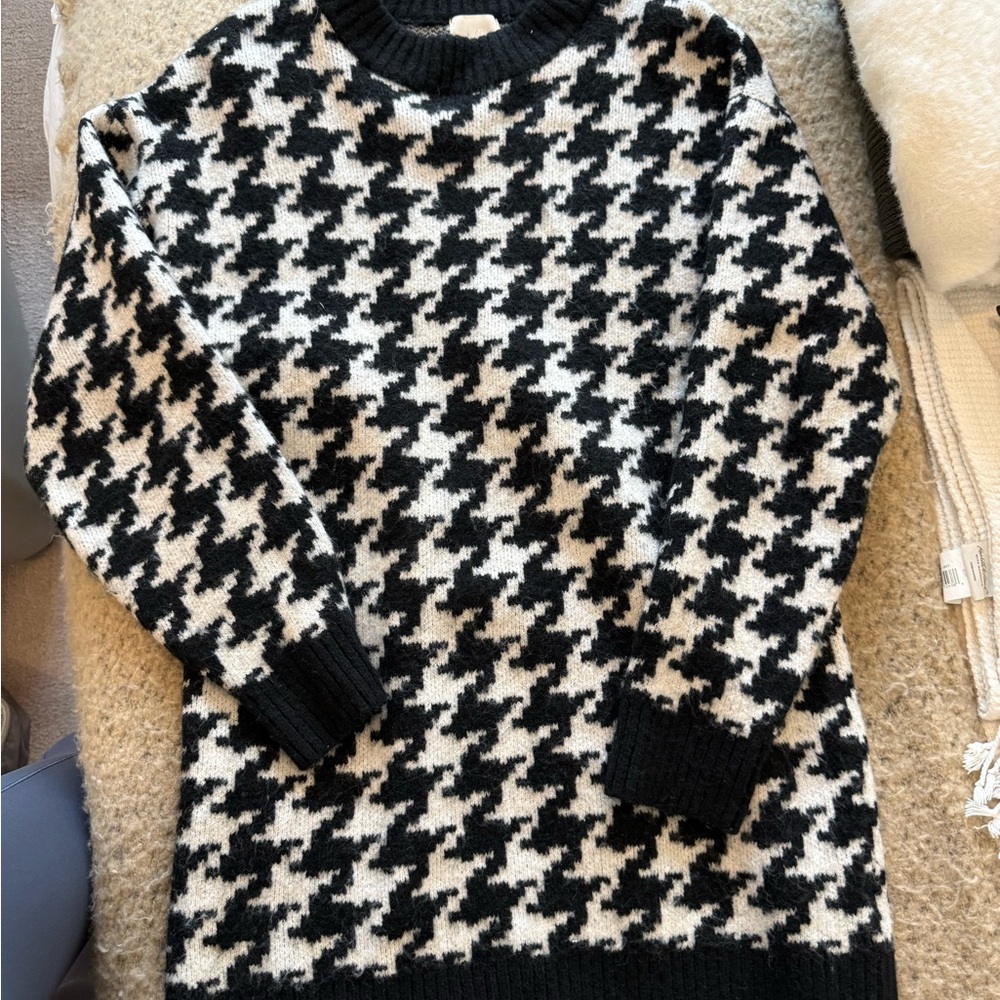 H&M Black and White Houndstooth Sweater Dress